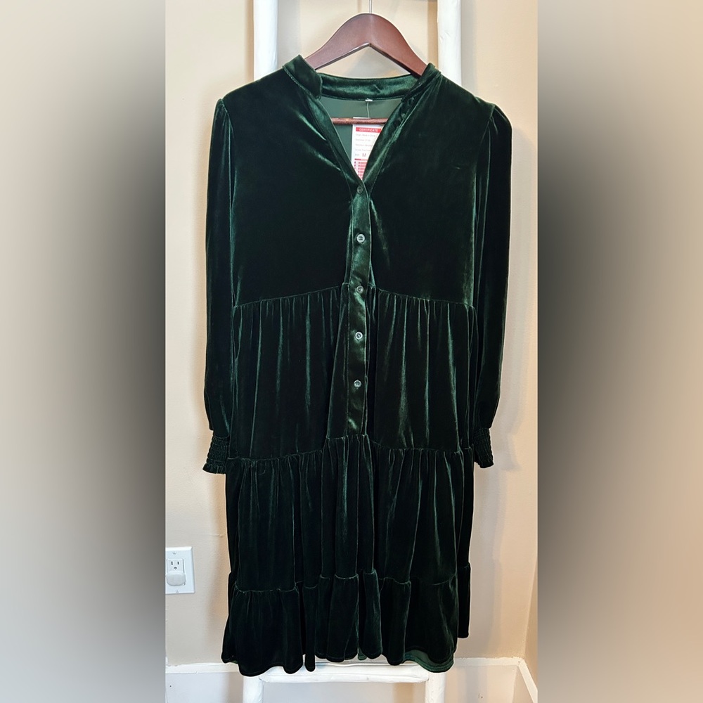 Elegant Green Velvet Dress